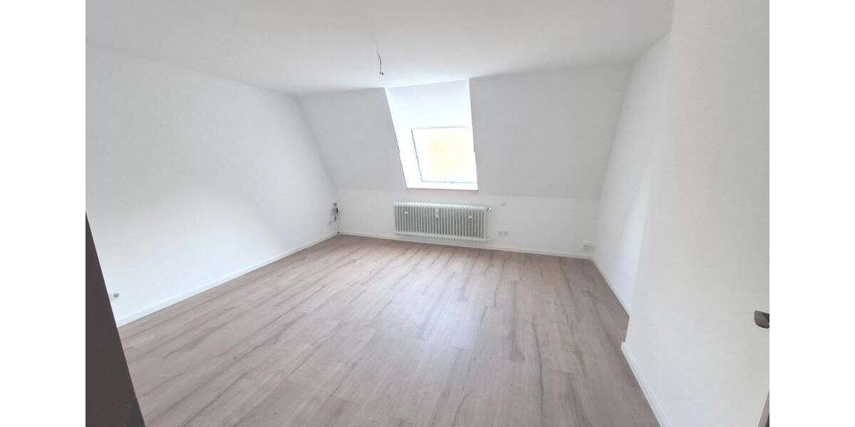 Etagenwohnung Neusäß - 3.5 Zimmer, 120 m&sup2;, 1.390&euro; | Angebot:25150970