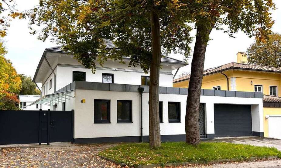 Haus zum Kaufen in Augsburg 2.900.000 € 418 m²