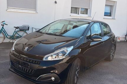 Peugeot 208 71.000 km 6.890 &euro; Augsburg 86165
