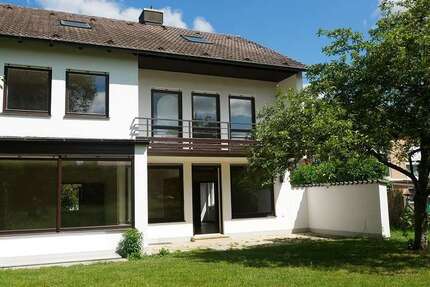 Haus Friedberg - 7 Zimmer, 206 m&sup2;, 2.250&euro; | Angebot:26692326