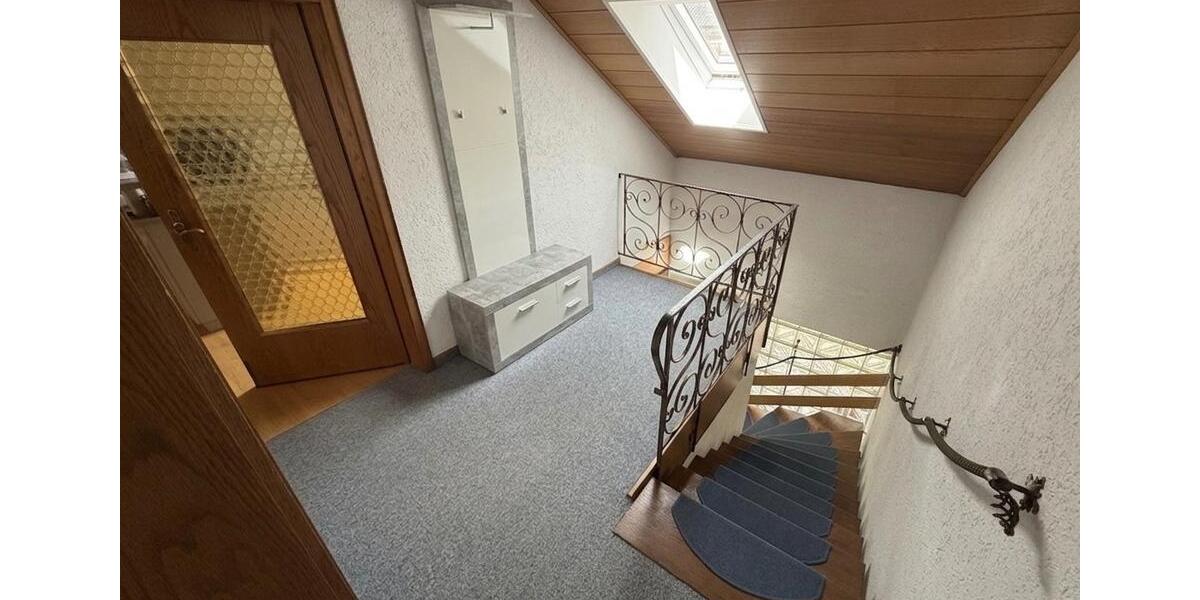 Dachgeschoßwohnung Gersthofen - 5 Zimmer, 111 m&sup2;, 970&euro; | Angebot:26701513