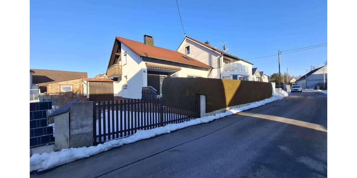 Einfamilienhaus Wehringen - 14 Zimmer, 417 m&sup2;, 780.000&euro; | Angebot:25404902