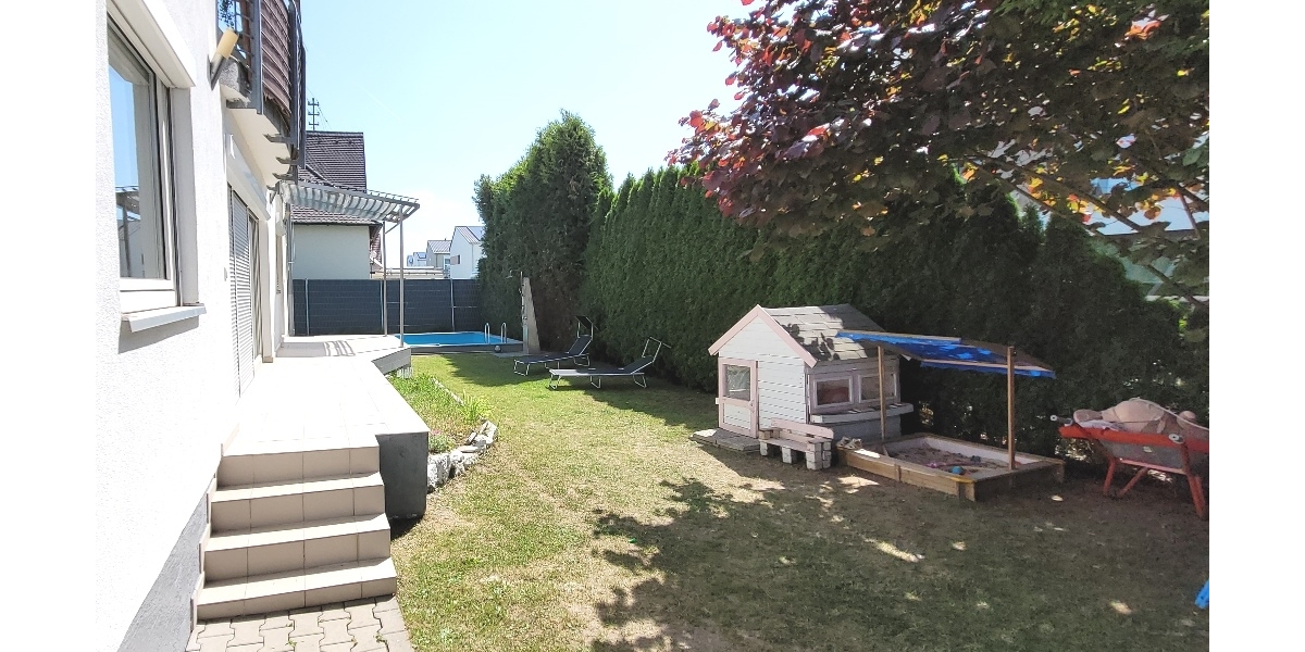 Wohntraum in Augsburg-Bärenkeller Ein- oder Zweifamilienhaus mit Pool - Zweifamilienhaus Augsburg / Bärenkeller Bärenkeller | Angebot:26744968