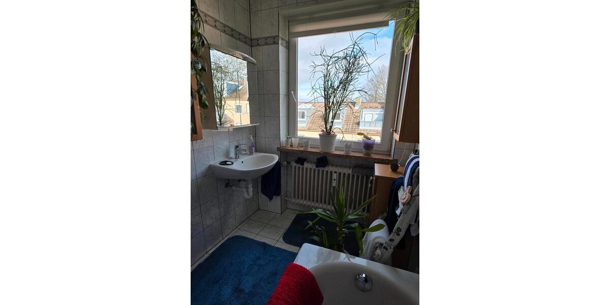 Etagenwohnung Neusäß - 4 Zimmer, 96 m&sup2;, 1.500&euro; | Angebot:25128388