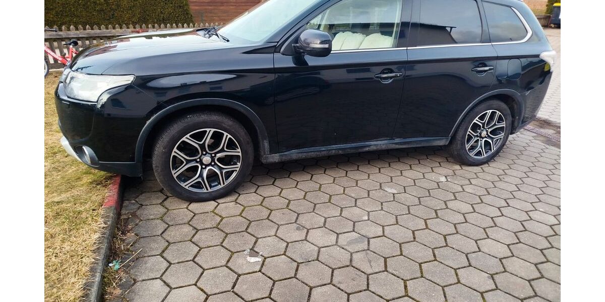 Mitsubishi Outlander 210.000 km 10.500 &euro; Affing 86444