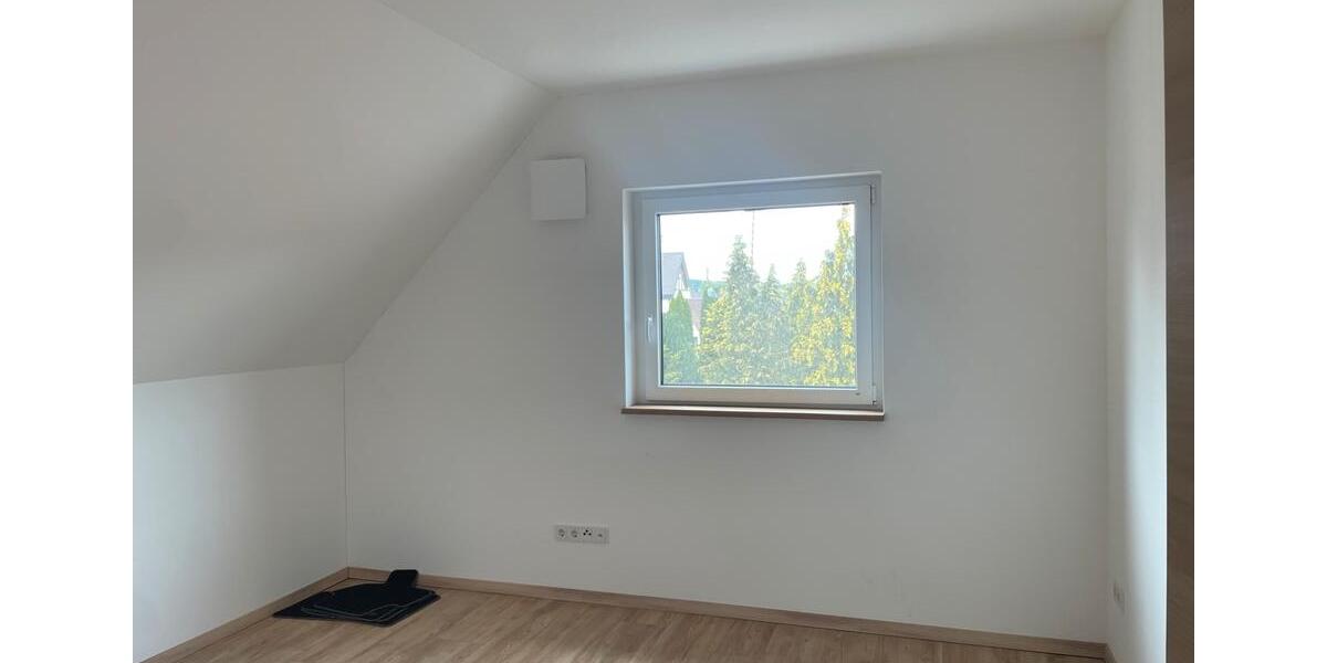 Dachgeschoßwohnung Altenmünster - 4 Zimmer, 95 m&sup2;, 1.150&euro; | Angebot:26473023