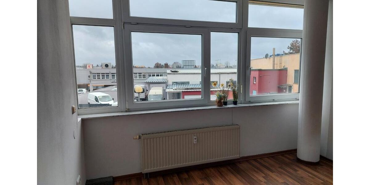 Hochparterre Königsbrunn - 3 Zimmer, 80 m&sup2;, 1.100&euro; | Angebot:26111101