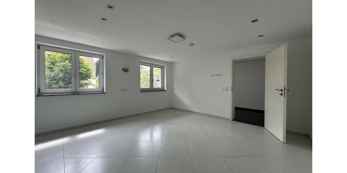 Erdgeschoßwohnung Friedberg - 3 Zimmer, 126 m&sup2;, 1.950&euro; | Angebot:26648210