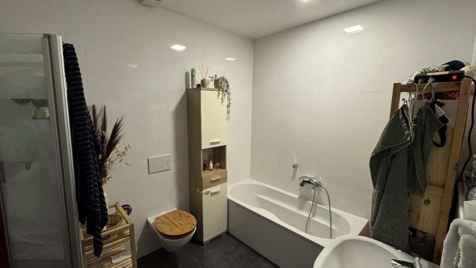 Etagenwohnung Augsburg Lechhausen - 3 Zimmer, 100 m&sup2;, 1.370&euro; | Angebot:24865815