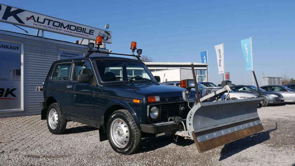 Lada Taiga 59.000 km 9.990 &euro; Königsbrunn 86343