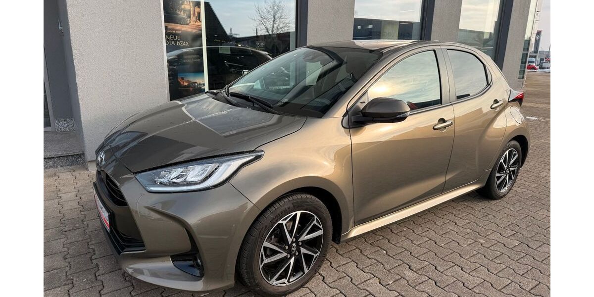 Toyota Yaris 27.199 km 17.889 &euro; Königsbrunn / Augsburg 86343