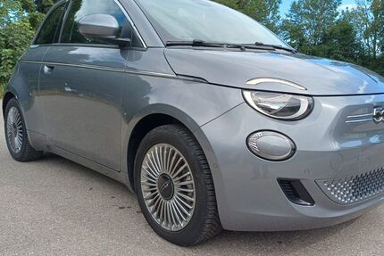 Fiat 500e 17.000 km 17.490 &euro; Moorenweis 82272
