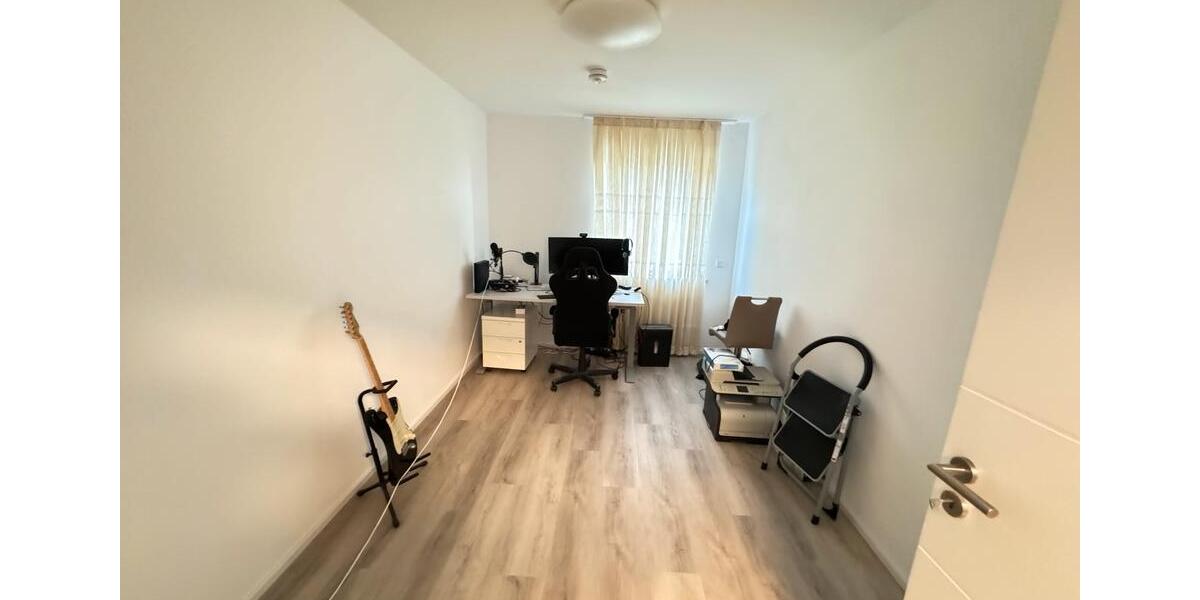 Etagenwohnung Neusäß - 3 Zimmer, 98 m&sup2;, 1.350&euro; | Angebot:25307787