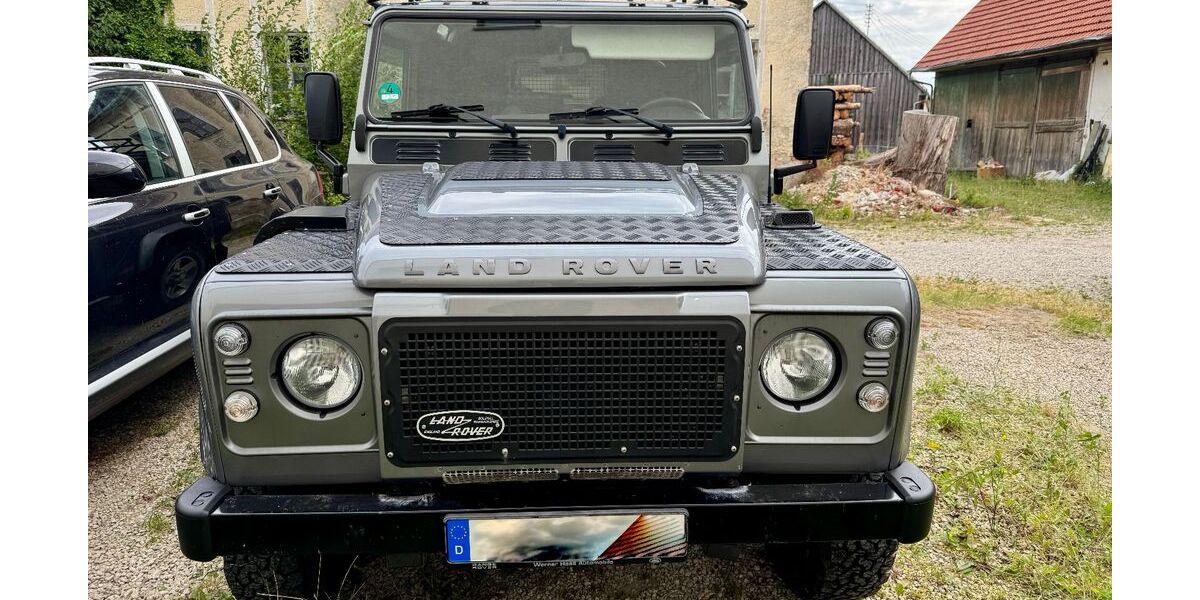 Land Rover Defender 153.000 km 38.100 € Biberbach 86485