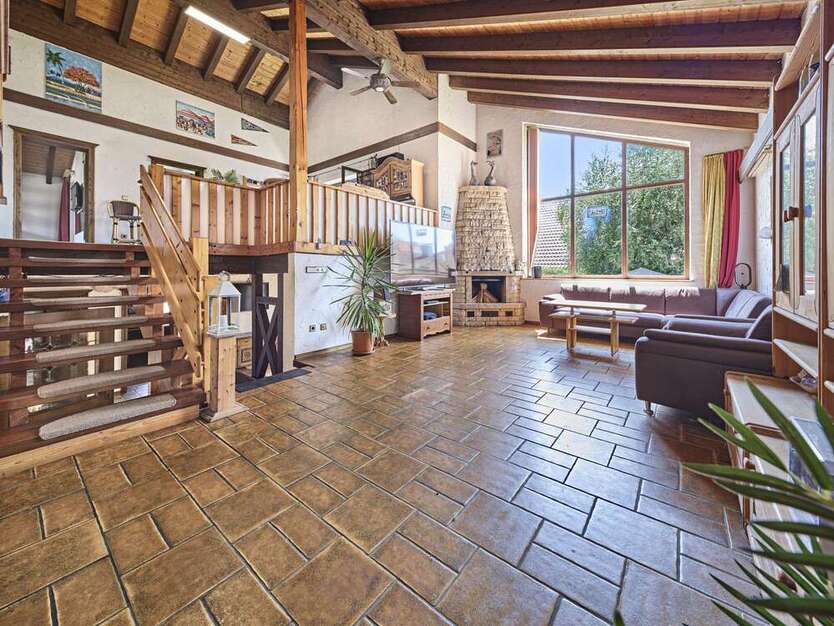 Haus zum Kaufen in Adelshofen 770.000 € 228 m²