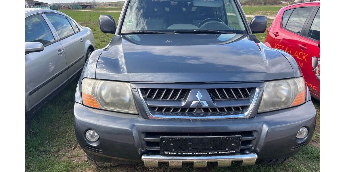 Mitsubishi Pajero 204.600 km 7.900 &euro; Wertingen 86637