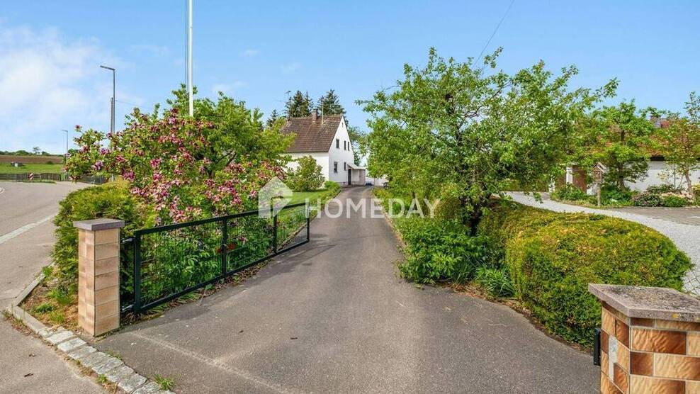 Gemütliches EFH mit schönem Garten und großem Grundstück
