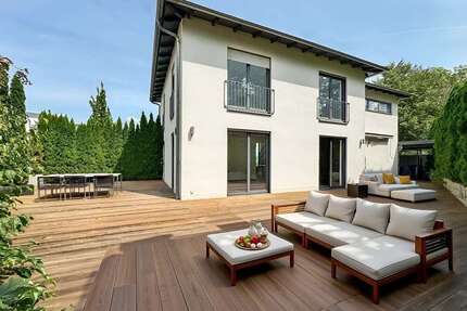 Haus zum Kaufen in Augsburg 1.200.000 € 161 m²
