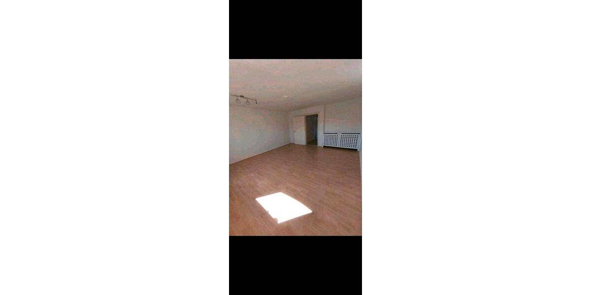 Dachgeschoßwohnung Adelsried - 3 Zimmer, 73 m&sup2;, 830&euro; | Angebot:26303038
