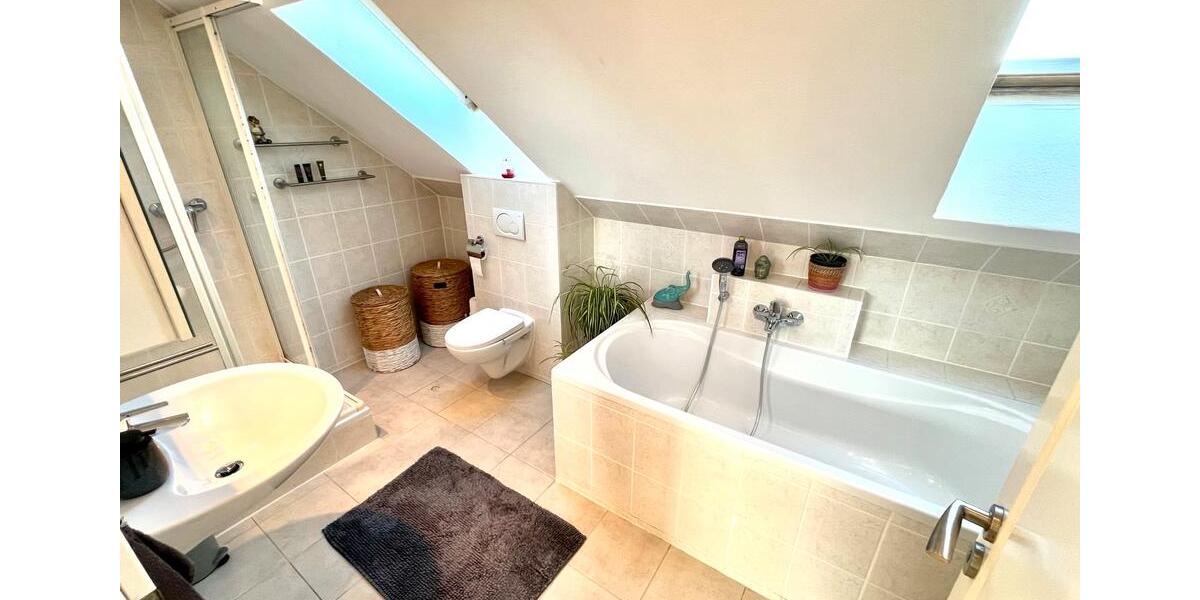 Dachgeschoßwohnung Bobingen - 3.5 Zimmer, 79 m&sup2;, 310.000&euro; | Angebot:26228341