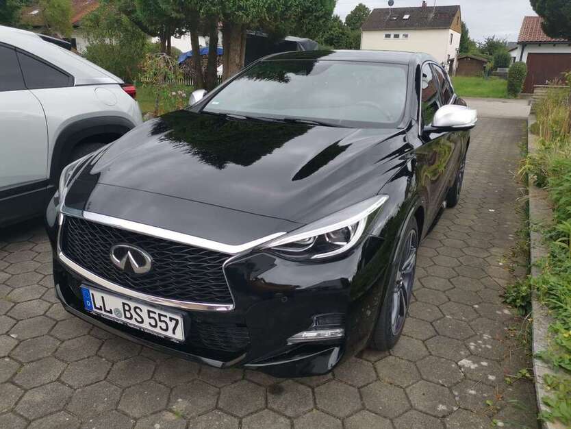 INFINITI Q30 91.000 km 17.600 € Prittriching 86931