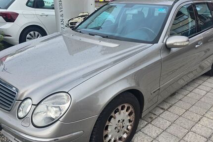 Mercedes-Benz E 220 321.000 km 3.890 &euro; Mammendorf 82291