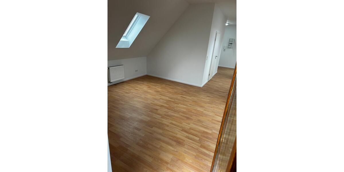Dachgeschoßwohnung Kissing - 1 Zimmer, 50 m&sup2;, 690&euro; | Angebot:26097086