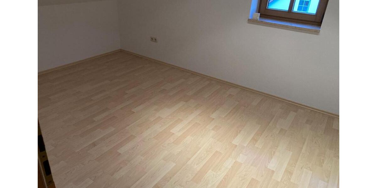 Dachgeschoßwohnung Großaitingen - 4 Zimmer, 98 m&sup2;, 1.376&euro; | Angebot:26365013