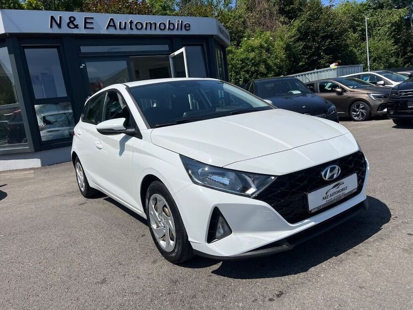 i20