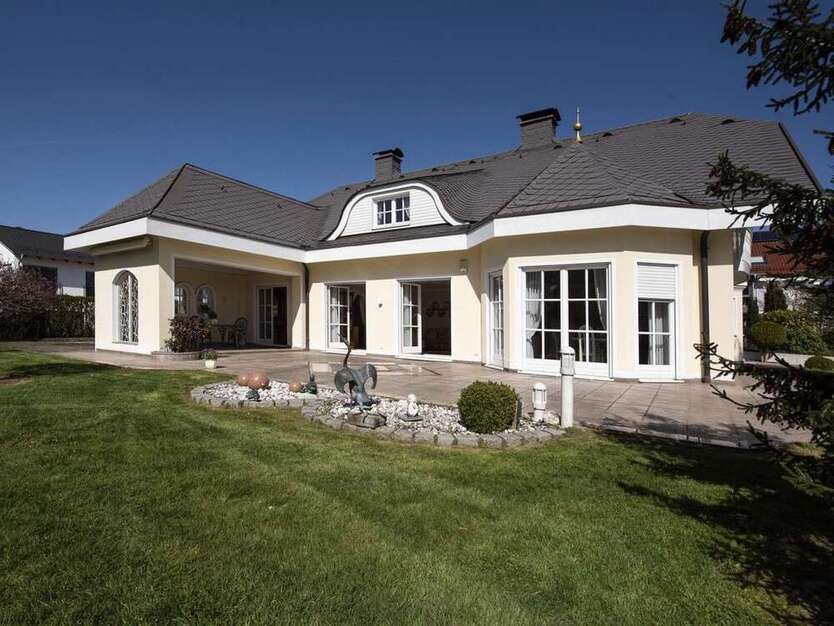 Haus zum Kaufen in Aichach 1.250.000 € 249 m²