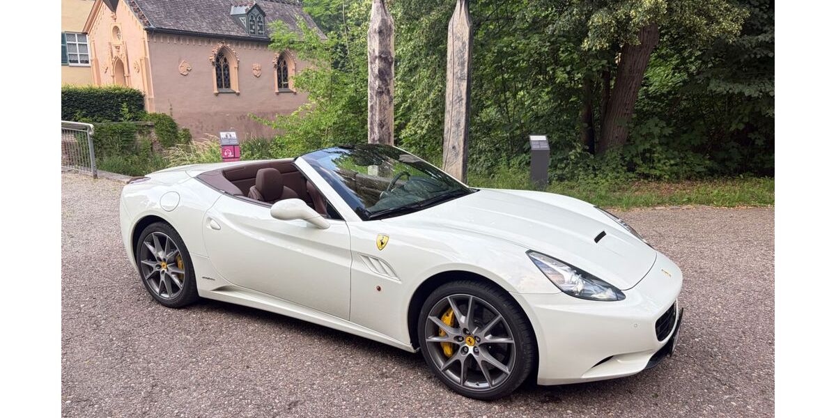Ferrari California 8.500 km 142.900 &euro; Aichach 86551