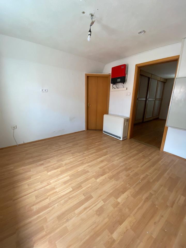 Haus mit 2,5 Zimmern, Wintergarten und Garten zu vermieten