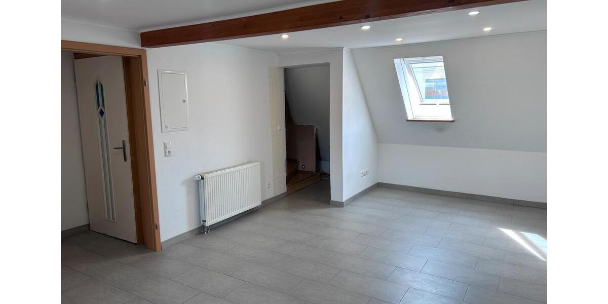 Dachgeschoßwohnung Meitingen - 3.5 Zimmer, 70 m&sup2;, 790&euro; | Angebot:25930175