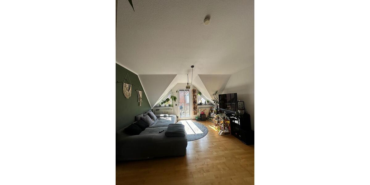 Dachgeschoßwohnung Augsburg Hochzoll - 2.5 Zimmer, 66 m&sup2;, 890&euro; | Angebot:26341426