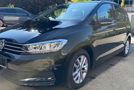 VW Touran 72.914 km 14.490 &euro; Augsburg 86165