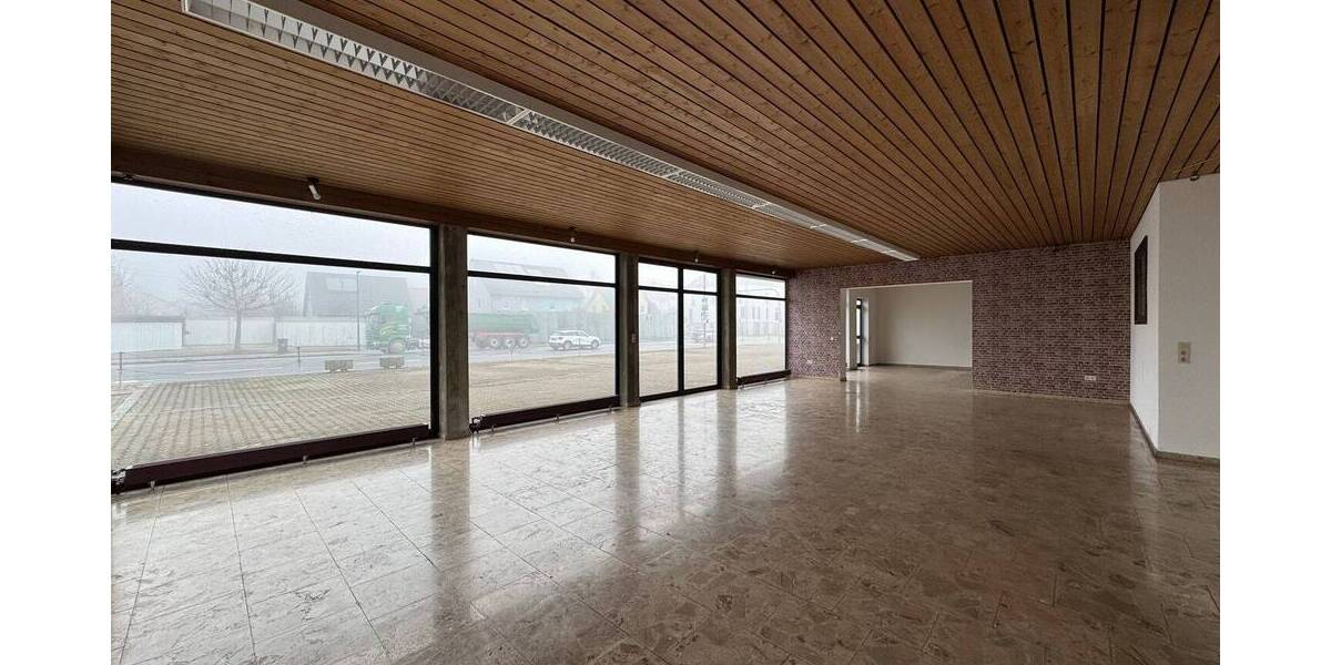 Werkstatt mit Ausstellungsfläche, Büro, Lager und Betriebsleiterwohnung in Bestlage von Kissing zimmer