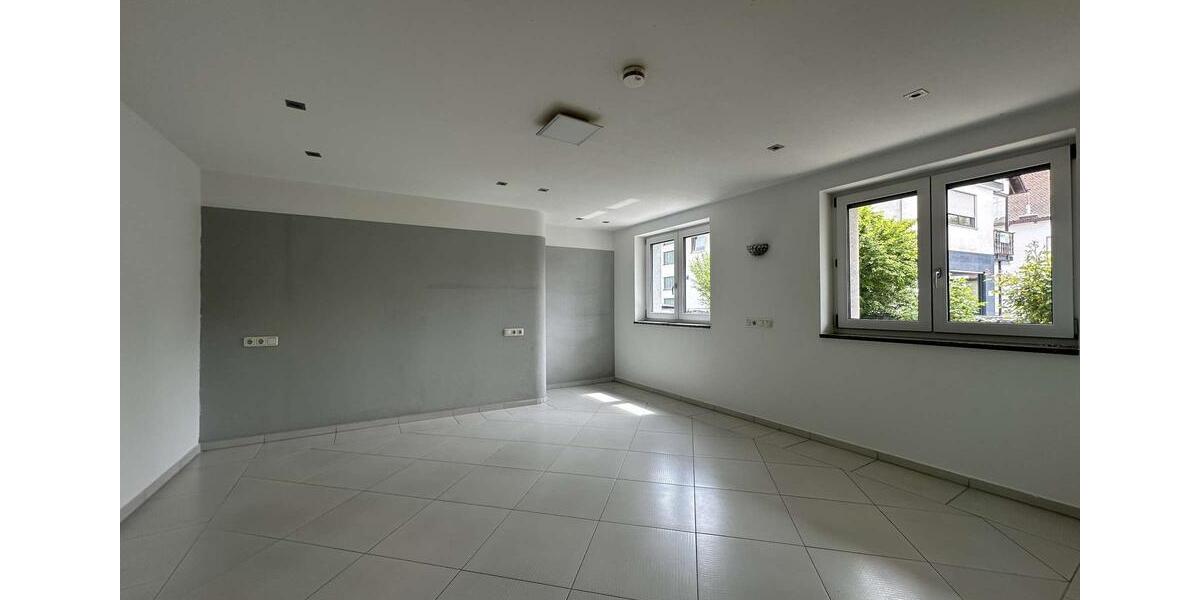 Erdgeschoßwohnung Friedberg - 3 Zimmer, 126 m&sup2;, 1.950&euro; | Angebot:26648210