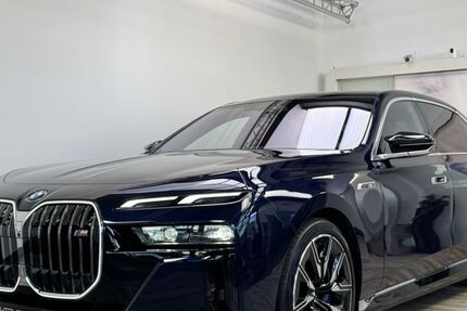 BMW i7 24.365 km 97.989 € Königsbrunn 86343