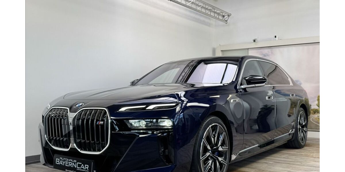 BMW i7 24.365 km 97.989 € Königsbrunn 86343