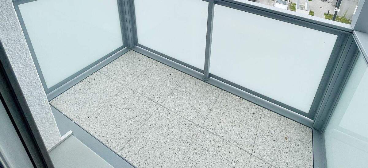 Modern möbliertes 1 Zimmer Apartment mit Balkon, W-Lan und TG-Stellplatz 1 zimmer