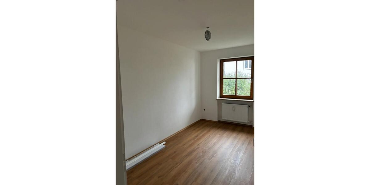 Etagenwohnung Thierhaupten - 3 Zimmer, 86 m&sup2;, 1.310&euro; | Angebot:26271372