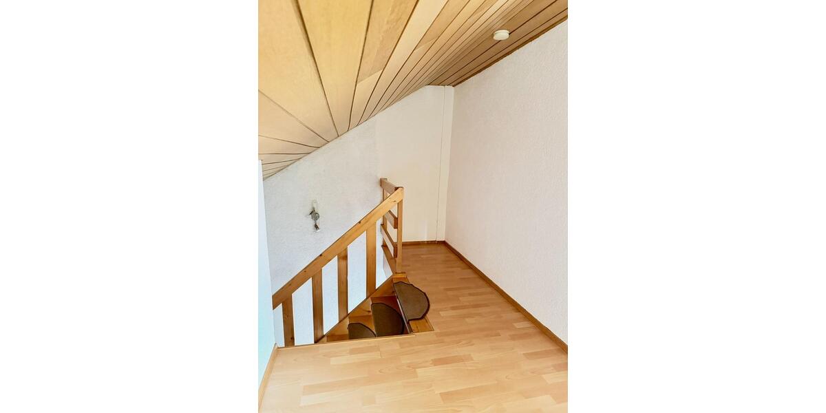 Dachgeschoßwohnung Königsbrunn - 2.5 Zimmer, 55 m&sup2;, 500&euro; | Angebot:25853966