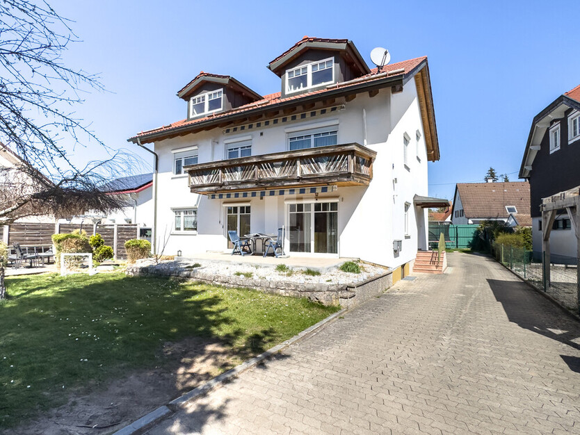 WINDISCH IMMOBILIEN - Für Kapitalanleger - gepflegtes Zweifamilienhaus auf großem Grundstück 8 zimmer