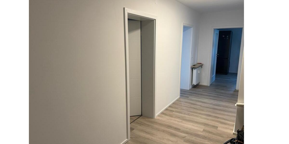 Etagenwohnung Neusäß - 3 Zimmer, 98 m&sup2;, 1.350&euro; | Angebot:25307787