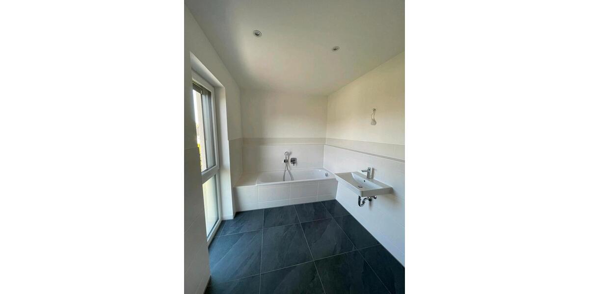 Reihenhaus Aindling - 5 Zimmer, 155 m&sup2;, 2.300&euro; | Angebot:25498250