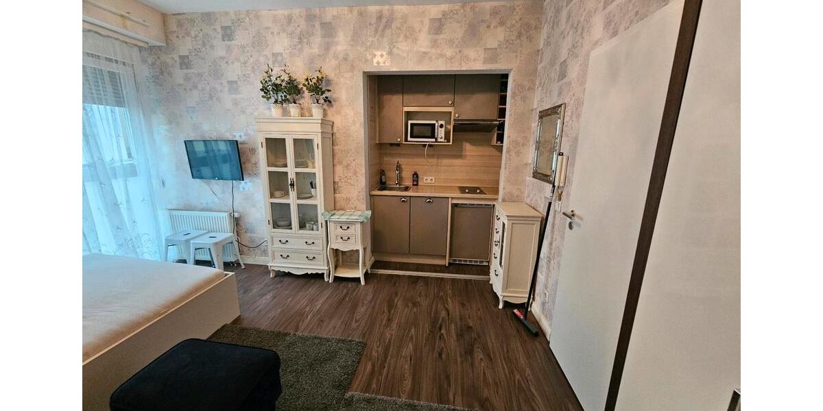 Vollmöblierte 1-Zimmer-Wohnung im EG zimmer