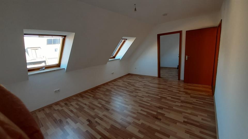 Dachgeschoßwohnung Aichach - 3 Zimmer, 67 m&sup2;, 320.000&euro; | Angebot:26931234