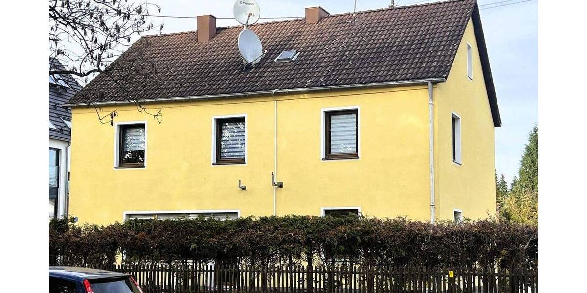 Freistehendes Zweifamilienhaus inkl. 2 Einzelgaragen in Augsburg-Bärenkeller 8 zimmer