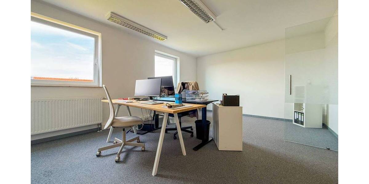 Gelegenheit - Wohnen & Arbeiten unter einem Dach mit großflächiger Lagehalle in Rehling 1 zimmer