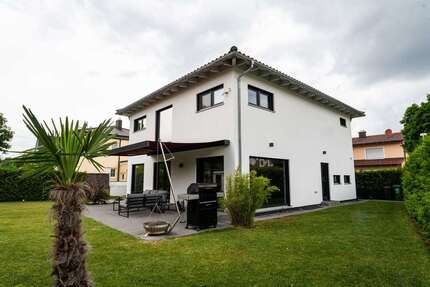 Haus zum Kaufen in Augsburg 1.995.000 € 280 m² 4 zimmer